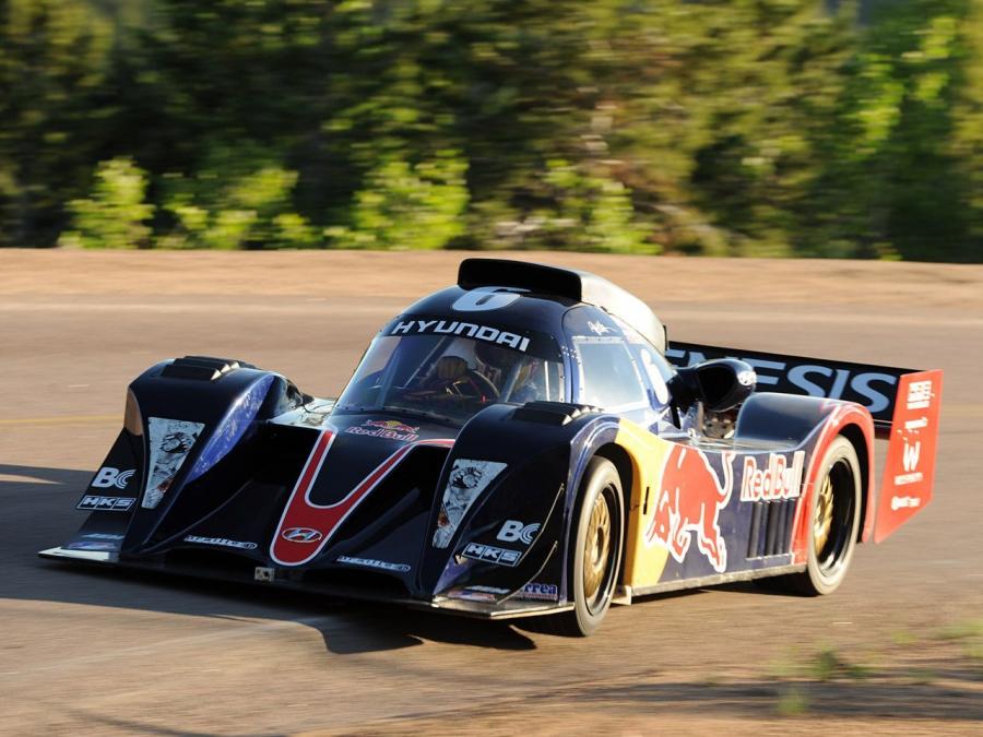  Hyundai Genesis PM580 Red Bull by RMR 2010 года  (фото 7 из 9)